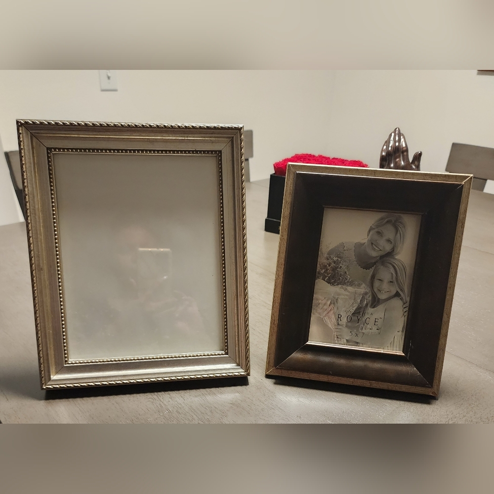 Bundle of 2 Picture Frames